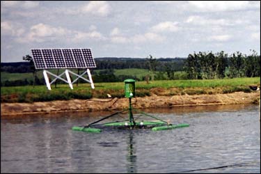 Enviro 200 Series Solar Electric Pond Mill